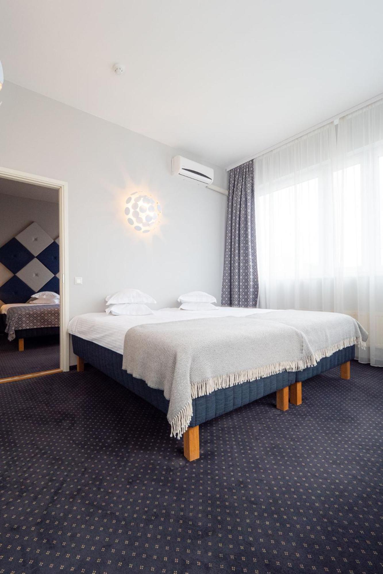 Centrum Hotel Viljandi Exteriör bild