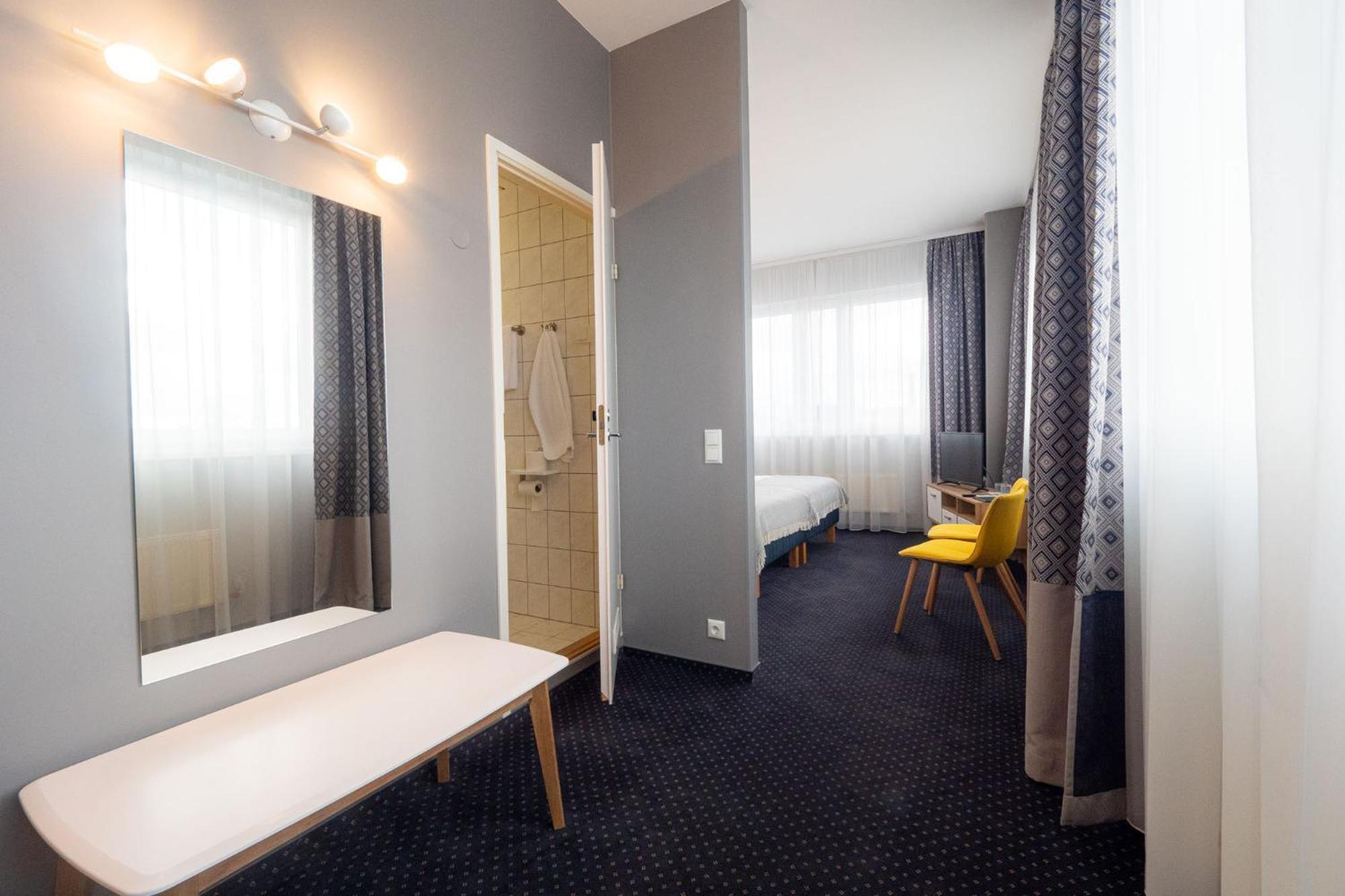 Centrum Hotel Viljandi Exteriör bild